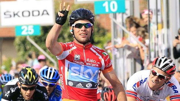 POT�ETÍ. Cyklista Mark Cavendish vyhrál v tomto ro�níku Gira d´Italia u� t�etí