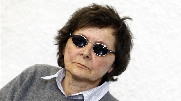 Verena Beckerová u soudu. Byla to ona, kdo z motorky st�ílel po aut�