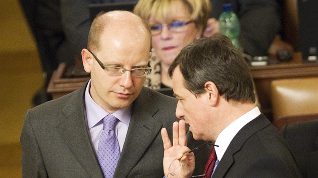 Bohuslav Sobotka a David Rath v Poslanecké sn�movn� 