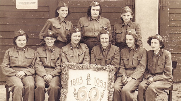 lenky Místní hasiské jednoty v Porub v roce 1953.