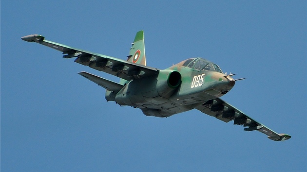 Jedním z nasazených typ letoun je bombardér Su-24 s mnitelnou geometrií kídel.