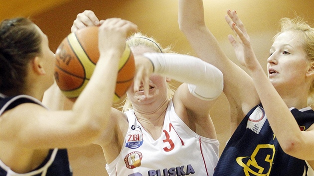 Basketbalistky Sparty Praha hrály proti domácímu týmu BK Studánka Pardubice. 