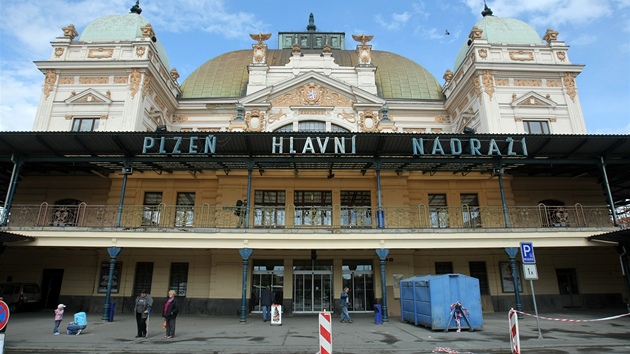 Zrekonstruovaná budova hlavního vlakového nádraí v Plzni
