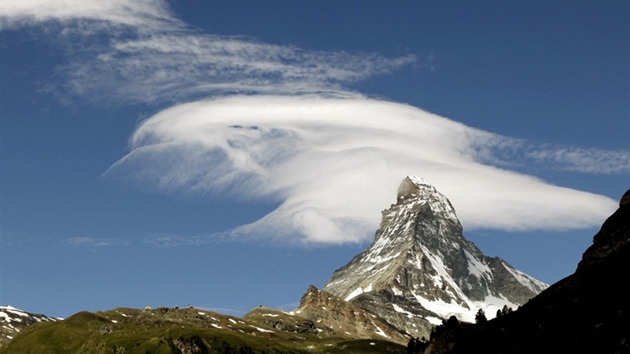 Pohled na Matterhorn, jeho jméno pochází z nmeckého matte (horská louka) a