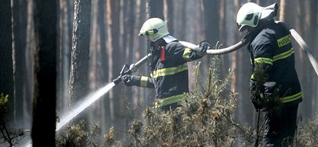 Lesní poár u Bzence na Hodonínsku zasáhl asi 165 hektar.