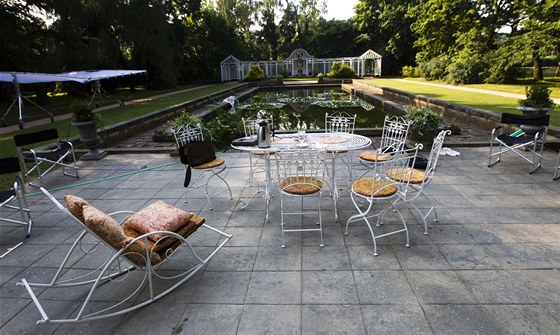 Zahrada vily Čerych v roce při natáčení Odcházení v roce 2010.