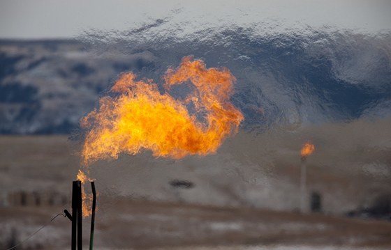 Spalování zemního plynu pi tb v americké bidliné  formaci Bakken