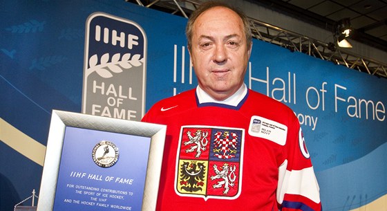 Milan Nový, len Sín slávy IIHF, patil mezi nejlepí hráe Kanadského poháru 1976.