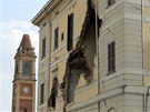 Pokozená budova radnice ve mst Sant' Agostino di Ferrara (20. kvtna 2012)
