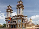 Cao Dai temple v msteku msteku Tay Ninh na jihu Vietnamu