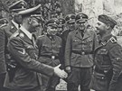 éf SS Heinrich Himmler se v Mauthausenu pijel pozdravit s velitelem tábora...