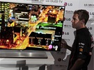 Sebastian Vettel pi pedstavení 55" OLED TV LG 