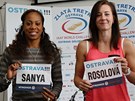 Sanya Richardsová - Rossová (vlevo) a Denisa Rosolová na tiskové konferenci v