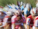 Joaquim Rodriguez v růžovém trikotu vedoucího jezdce na Giru d´Italia.