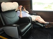 Absolutní luxus elektricky nastavitelných sedadel Premium třídy. Takové pohodlí