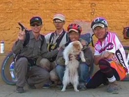 Pes-běžec doprovázel cyklisty a uběhl necelé dva tisíce kilometrů