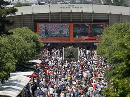 CHCETE SE PROJÍT? Areál Rolanda Garrose je v první dny grandslamového turnaje...