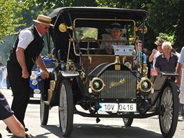 V Plzni se konal 23. roník jízdy historických vozidel. Automobily a motocykly...