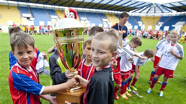 Mladí fotbalisté z brnnské základní koly Janoukova vyhráli McDonald's Cup v