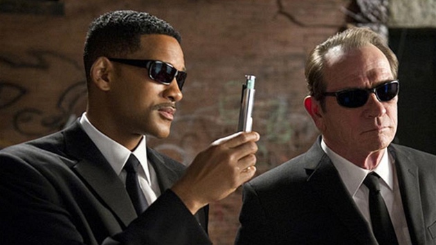 Nerozlu�ná dvojice: Will Smith coby agent J a Tommy Lee Jones v roli agenta K