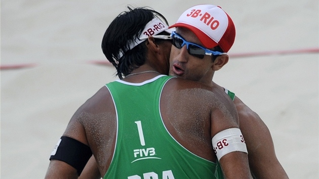 Brazilský pár Ricardo Santos a Pedro Cunha ovládl turnaj v beachvolejbalu na