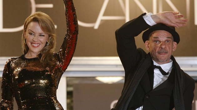 Kylie Minogue a Denis Lavant pedstavili v Cannes film Holy Motors.