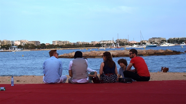 65. roník festivalu v Cannes, siesta poblí promenády Croissete