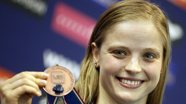 Simona Baumrtová s bronzovou medailí.