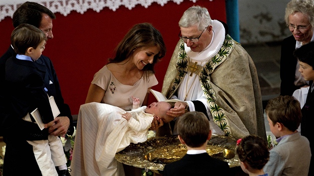 Dnsk princ Joachim a jeho manelka Marie nechali poktt svoji dceru. Dostala jmno Athena Marguerite Franoise Marie (20. kvtna 2012). 