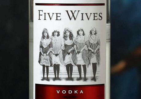 Vodka Five Wives (Pt manelek), její prodej zakázali v americkém stát Idaho 