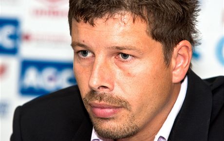 Fotbalové Teplice mají nejmladího trenéra v první lize. Dosavadní asistent Luká Perost nahradil Petra Radu, jeho zlákala Slavia.