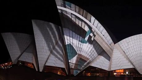 Opera v Sydney pevleená pomocí videomappingu