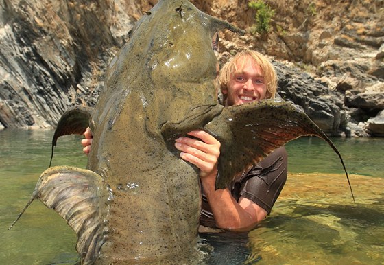 Rekordní úlovek vážil 87 kilogramů. Lidožravá ryba goonch.