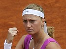 Petra Kvitová se raduje z vítzství v duelu 2. kola Roland Garros s Polkou 