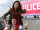 Anna Veselovská a Milo Novotný ped ateliéry, kde se natáí seriál Ulice.