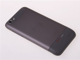 HTC One V