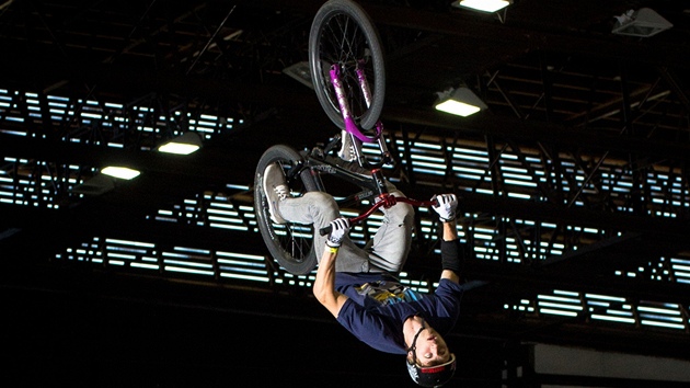 Osm ronk Bike Hall Contest pilkal do Trutnova ty nejlep BMX jezdce a pedvedl ty nejlenj triky.