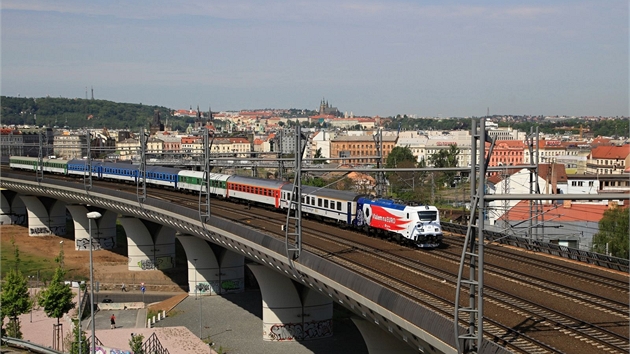 Záb�r z termokamery - test proh�átí lokomotivy