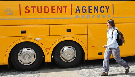 lutý autobus spolenosti Student Agency.