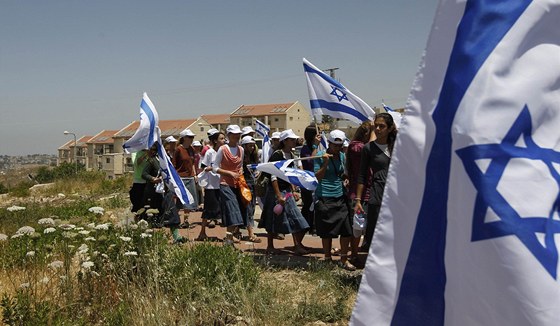 idovtí osadníci protestují proti zruení ilegální osady nedaleko sídlit