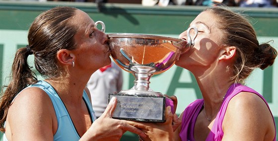 DEBLOVÉ AMPIONKY. Vítzkami tyhry na Roland Garros se staly Italky Roberta