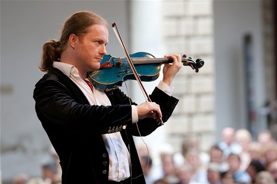 Program letoního roníku festivalu bude bohatý, teba v Bystici nad Perntejnem zahraje 7. ervna Pavel porcl spolu s Gypsy Way Ensemble. (Ilustraní snímek)