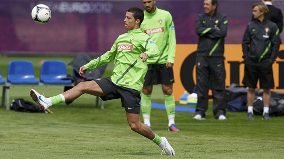 PORTUGALSKÁ HVZDA. Cristiano Ronaldo na tréninku portugalského národního týmu