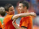 Nizozemtí fotbalisté se radují z gólu, který v pátelském utkání proti