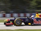 BYL NEJRYCHLEJÍ. Sebastian Vettel z Red Bullu bhem kvalifikace Velké ceny