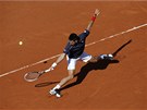 POLETÍME? Novak Djokovi v semifinálovém utkání Roland Garros proti Rogeru