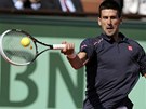 TE. Novak Djokovi se soustedí na úder v semifinále Roland Garros proti