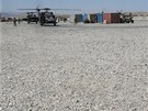 Vrtulníky Blackhawk na nás ekají na letiti lógarské základny Shank (28.