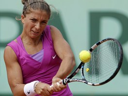 SOUSTŘEDĚNÍ. Sara  Erraniová v semifinálovém utkání Roland Garros.