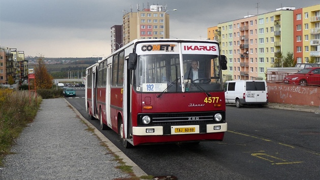 V ulicích lidé Ikarus běžně nepotkají, autobusy již byly z běžného provozu vyřazeny.